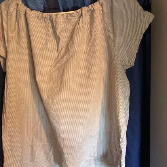 XL Kismet blouse , cute pinstripe grey and white top, gathered neck. - Picture 5 of 7